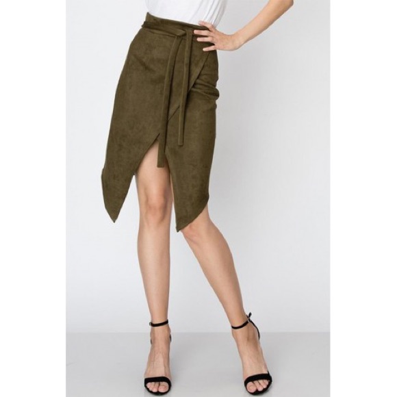 Vegan Suede Belted Skirt Size M